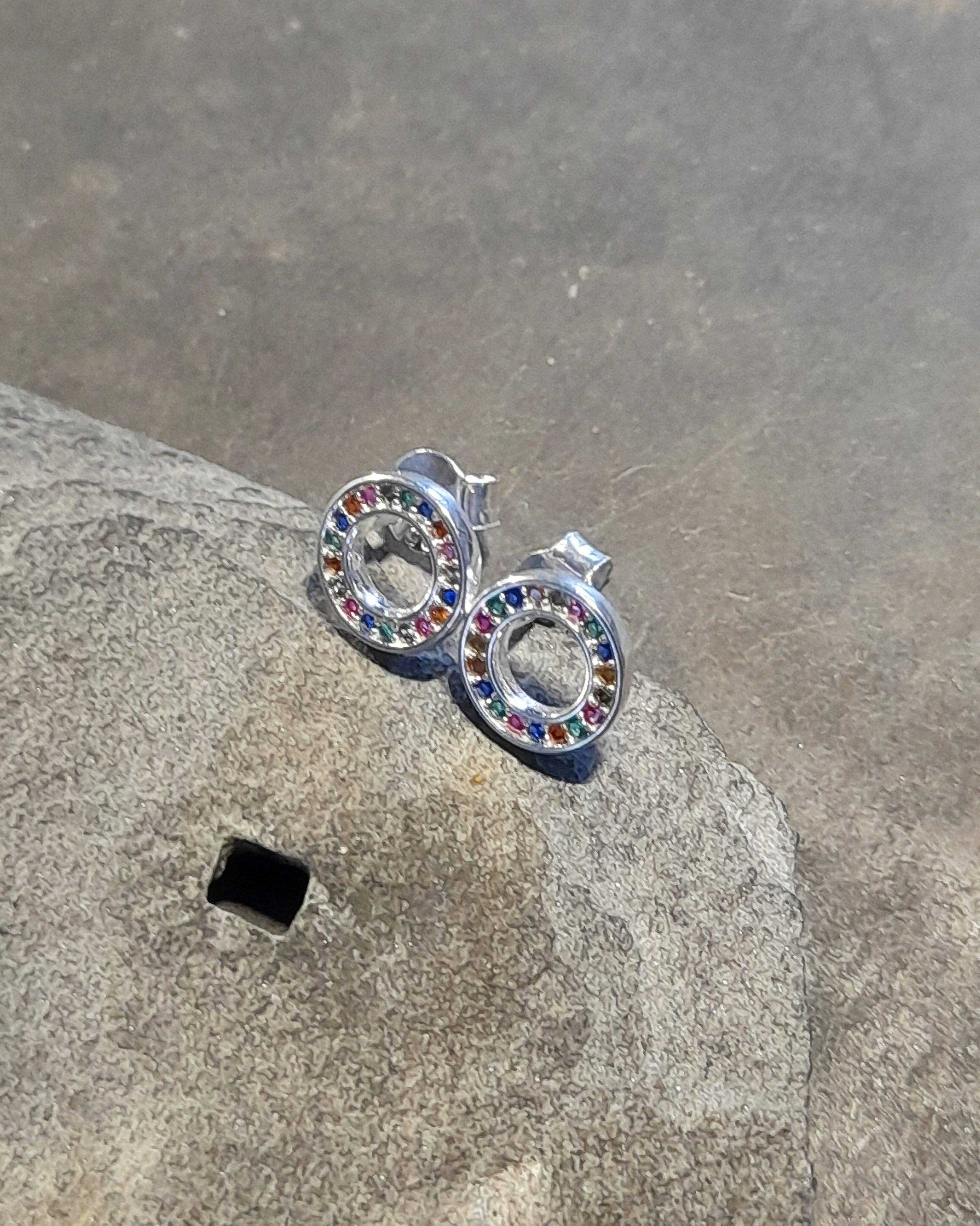 Bluelily925silver – wholesale Dangle earrings – SS545B - COLOURED CZ CIRCLE STUD 8MM