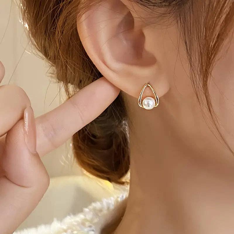 Huis Van Merken - Wholesale Dangle Earrings - Pearl Stud Earrings Women French Drop Copper Post1