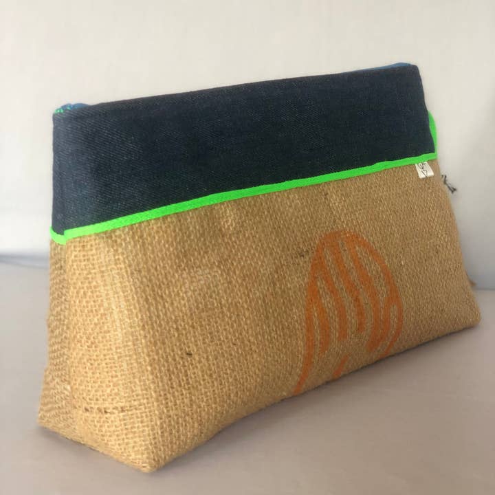 K-chik - Wholesale Pouch - Women's - Pyramid pouch in recycled coffee bag with fabric application, oilcloth, denim.2