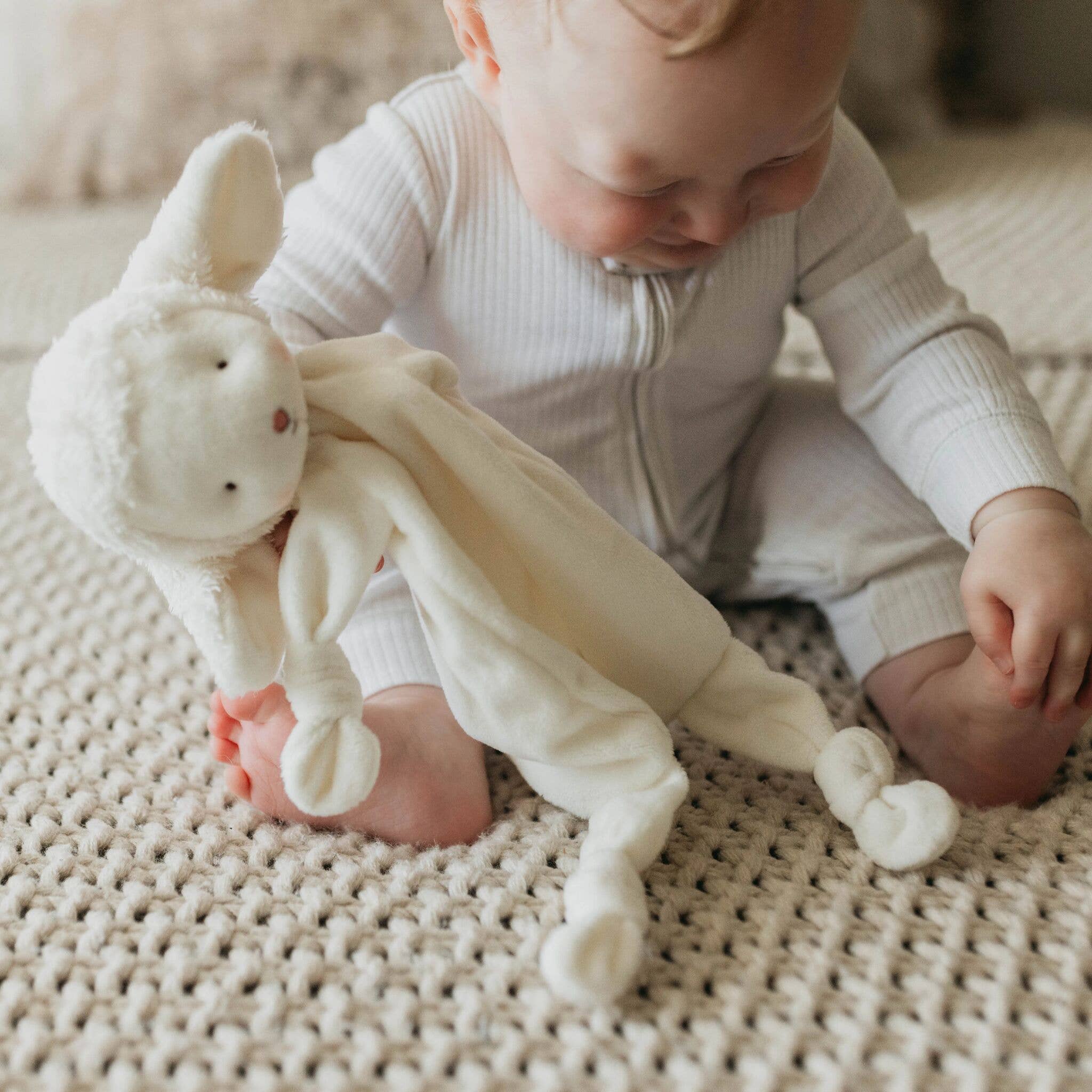 Bunnies By the Bay - Wholesale Security/Cuddle Blanket - Baby - Kiddo Knotty Friend1