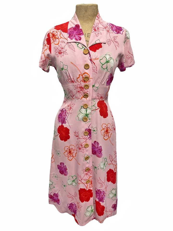 REA! Bubbelgumsrosa Blommig Knäppning Fram Retro Margie Klänning för wholesale av Loco Lindo