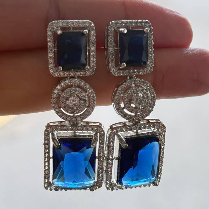 Boucles d'oreilles Midnight Majesty CZ pour la vente par Vinnis Jewelry