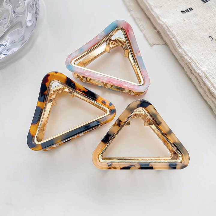 ACCITY - Wholesale Hair Clip - Women's - ACETATE TORTOISE SHELL HAIR CLAW CLIP PYRAMID MINI_CWAHA0400