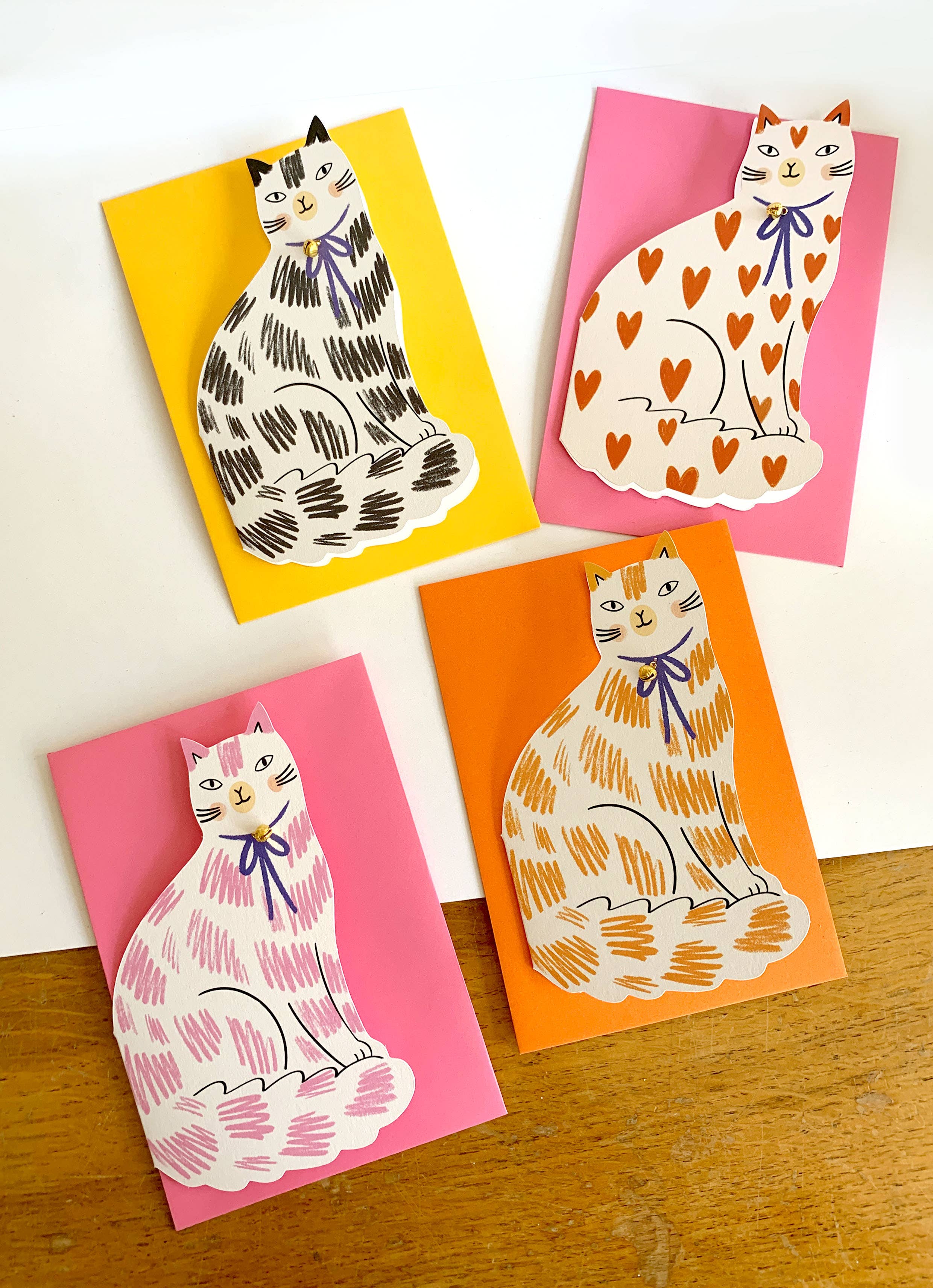 Kitty Kenda Papergoods - Wholesale Everyday Greeting Card - Sitting Kitty Shaped Greeting Card Loveheart5