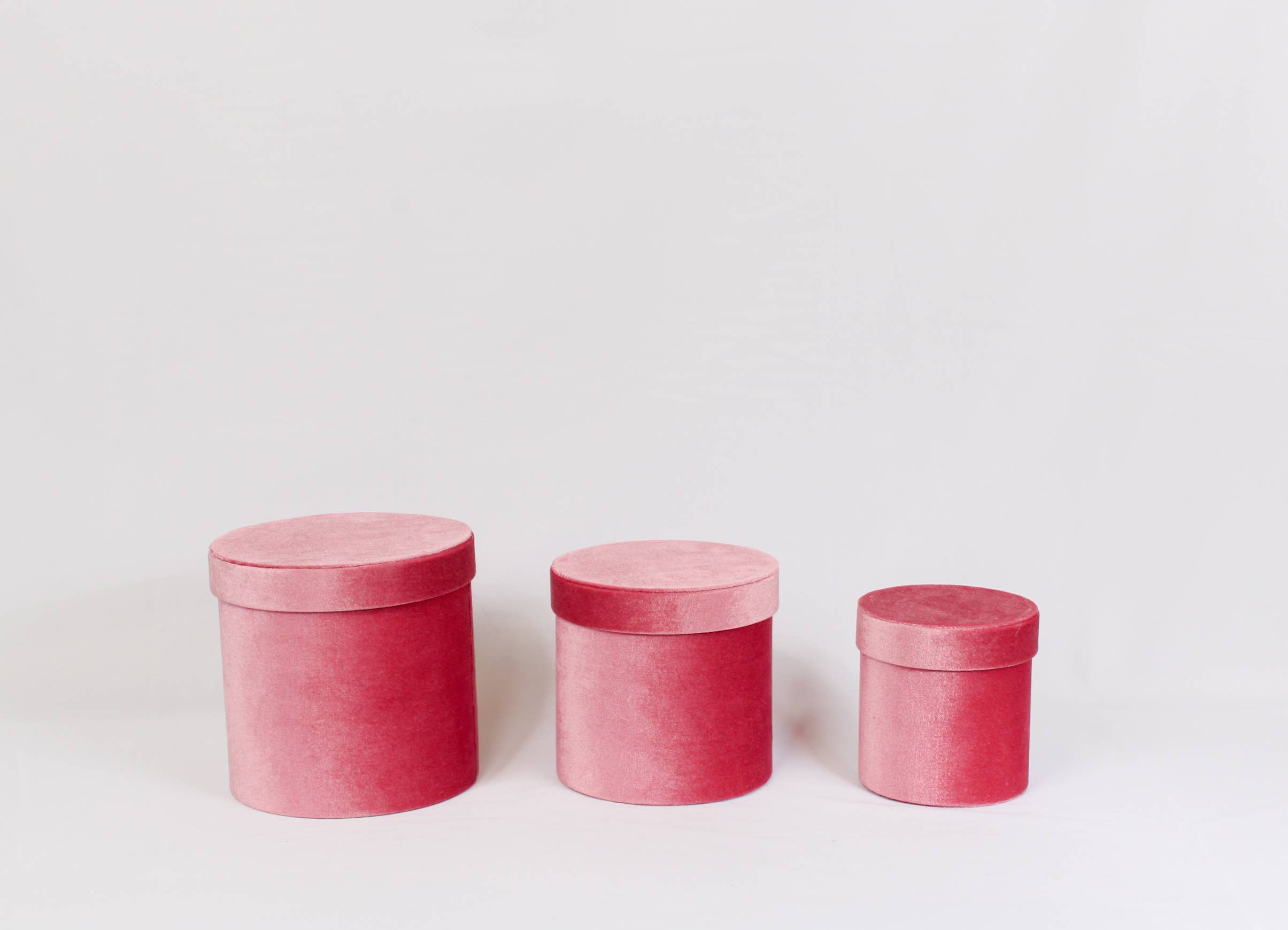 Elegant Design Supply – Engroshandel Gaveæske – Fløjlsrund blomsterhatteæske med låg9