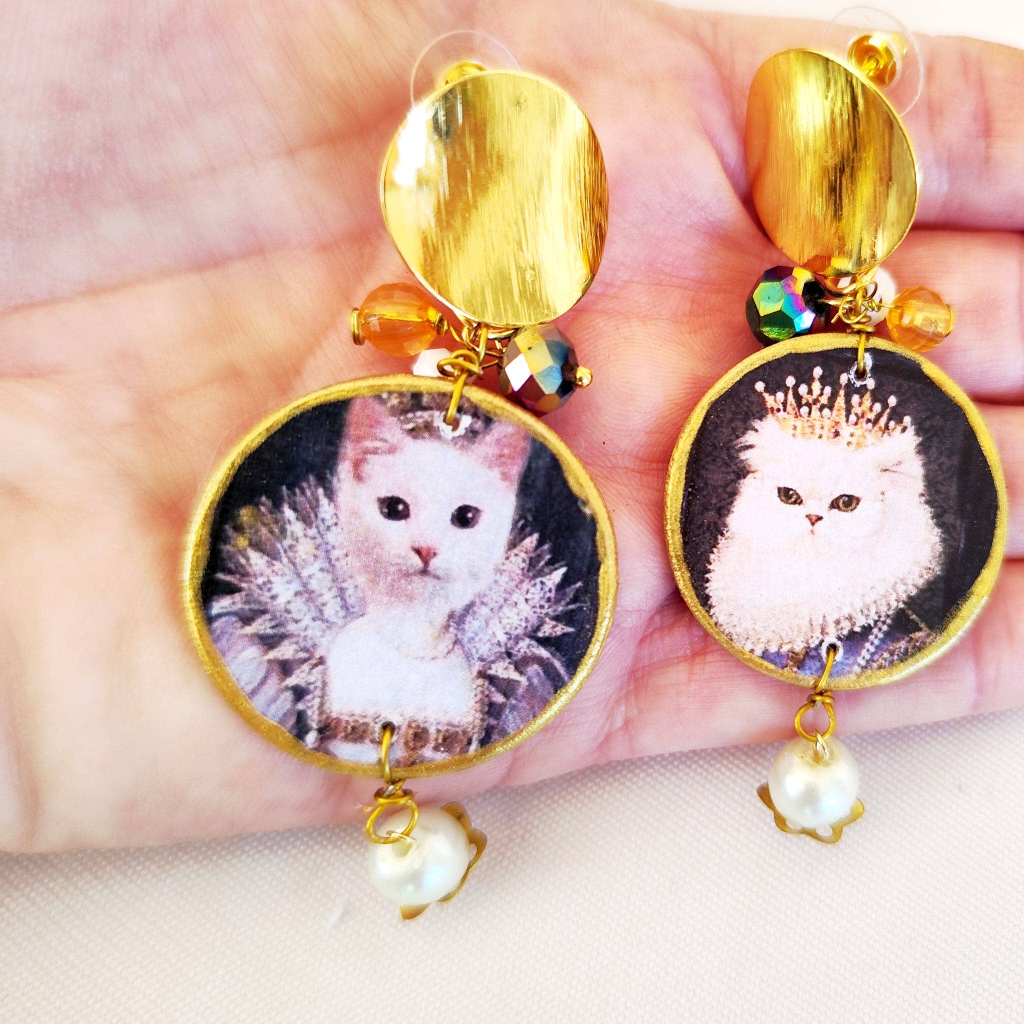 Wild & Free - Wholesale Dangle Earrings - Pendientes de madera de gatos Reina y Rey4