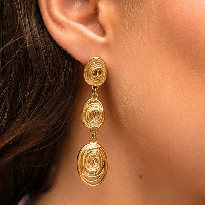 Gold Amia earrings for wholesale on Faire1