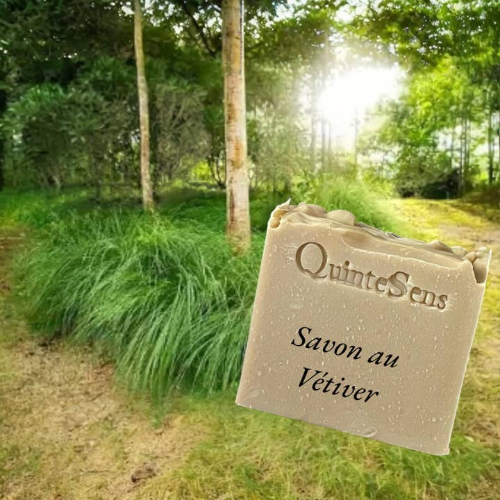 Vétiver : un savon qui évoque les sous-bois, l'encens, et un léger aspect cacahuète for wholesale by QuinteSens