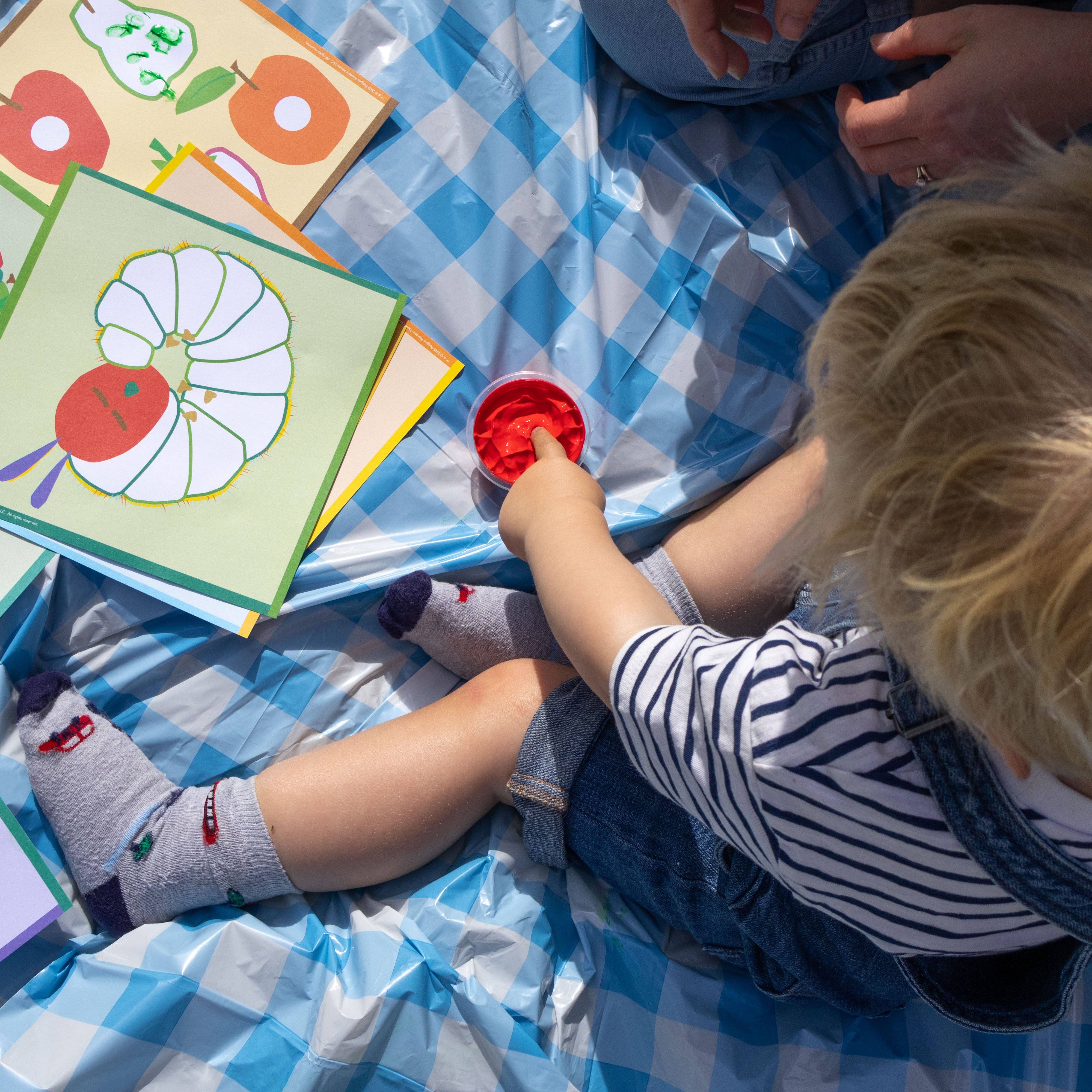 Robert Frederick Ltd - Venta al por mayor Juego de manualidades - Niños y bebés - Mundo de Eric Carle Mi Primer Kit de Arte con Huellas Dactilares – Set de Manualidades para Niños Pequeños con Pinturas y Hojas para Colorear – La Oruga Muy Hambrienta4