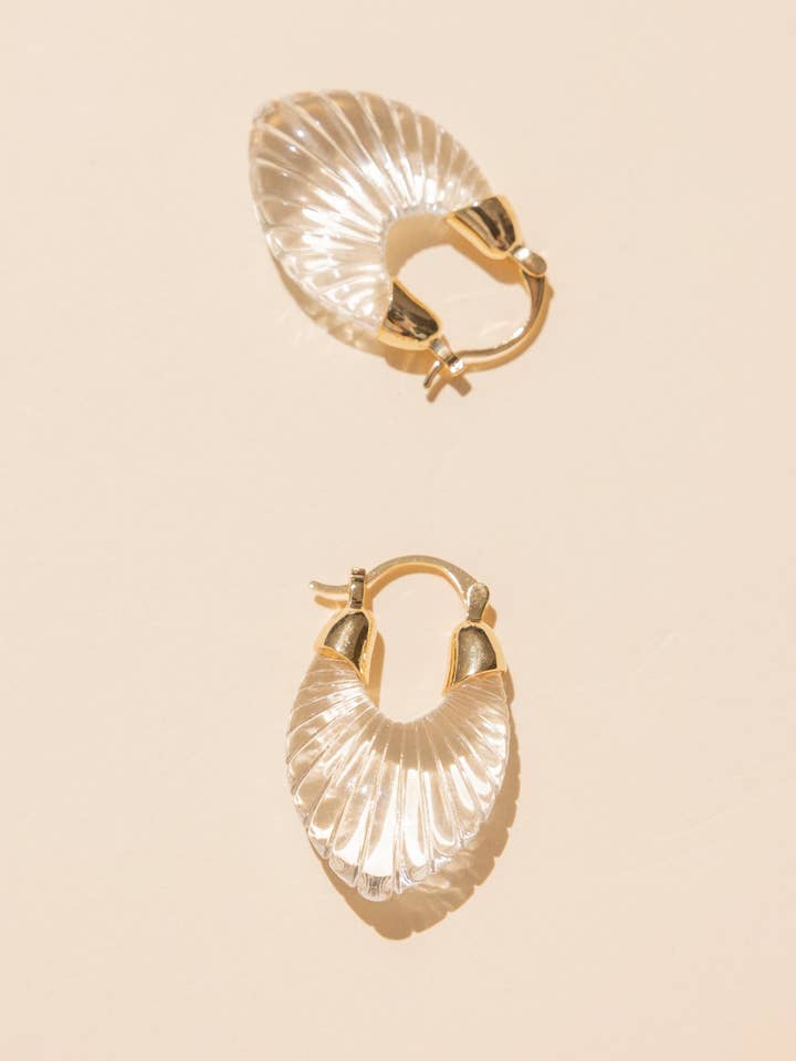 Orecchini Glossy Shell Cristallo · Hamptons · per la vendita all'ingrosso da parte di Bruna