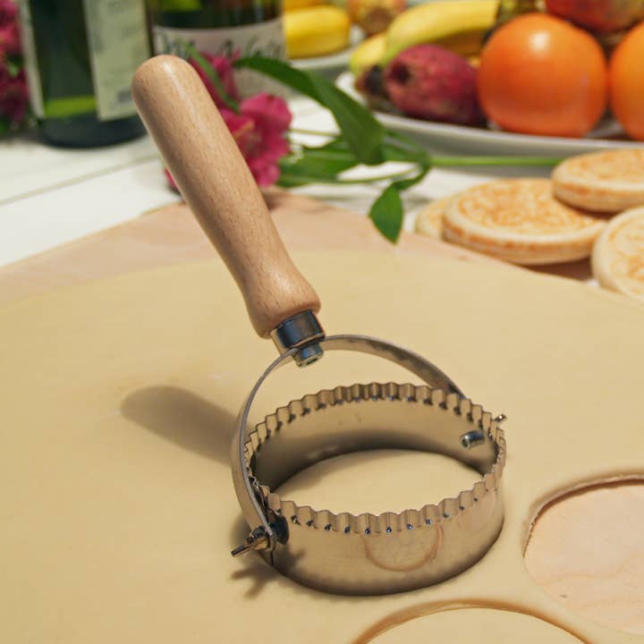 Tigelle Cutter with Handle for wholesale by Elettro Center