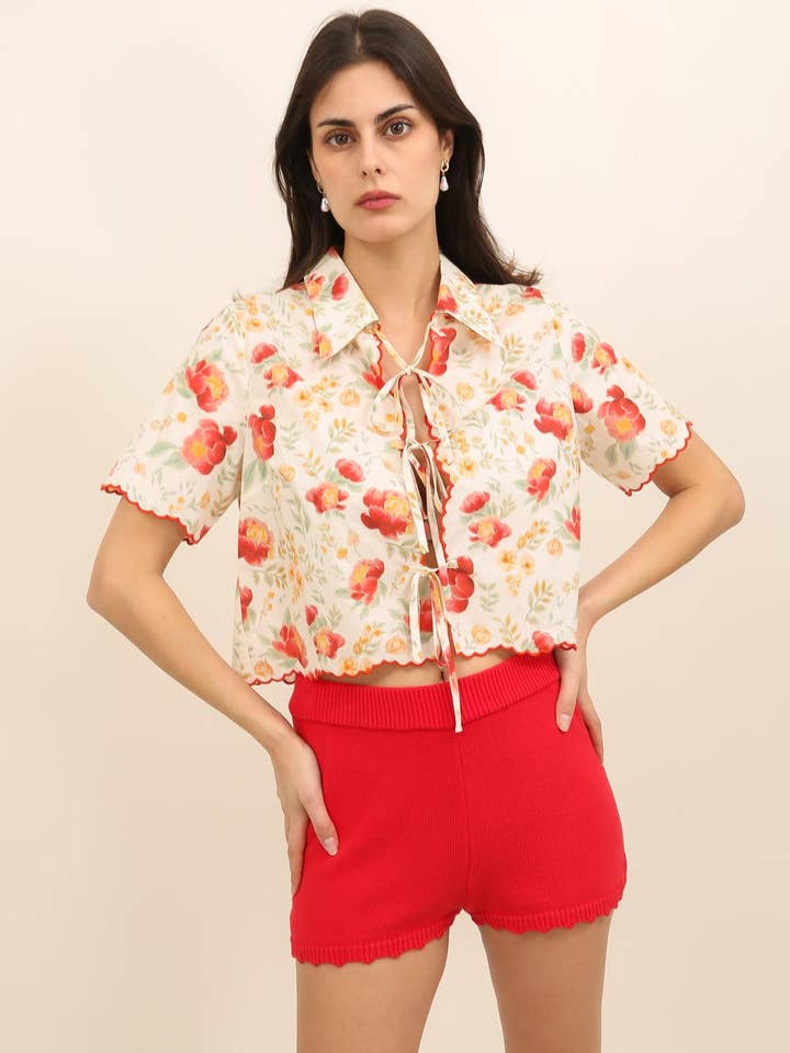 6063 BLUSA FLORAL para venta al por mayor de Daphnea