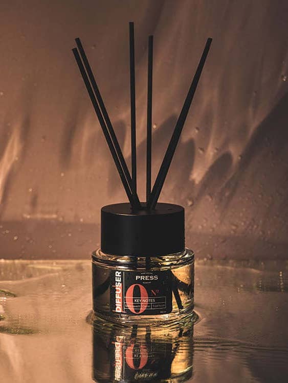 Difusor 10 Pêssego picante, Cedro, Resina arbórea por atacado de Press Gurwitz Perfumerie