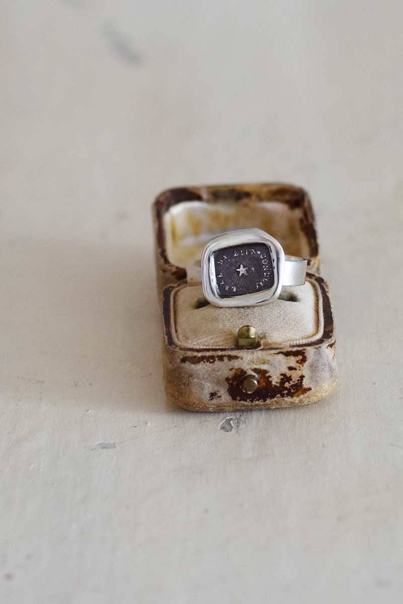 Plum and Posey - Vendita all'ingrosso Anelli con sigillo - North Star Ring - Anello di sigillo di cera a forma di stella4
