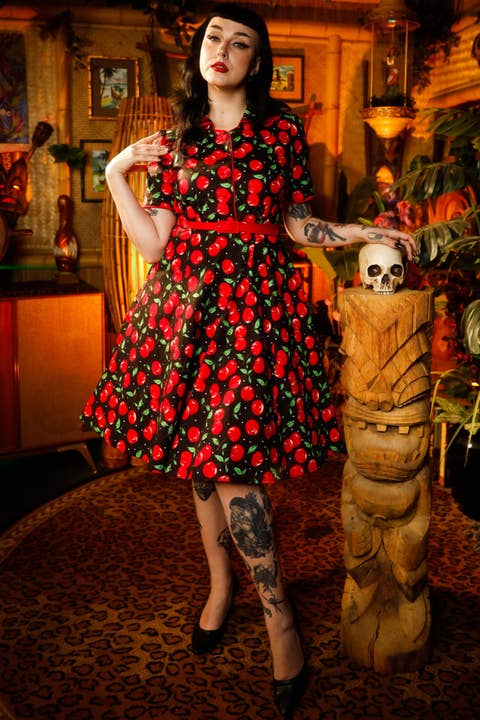 Penelope körsbärsskjortklänning för wholesale av Dolly & Dotty