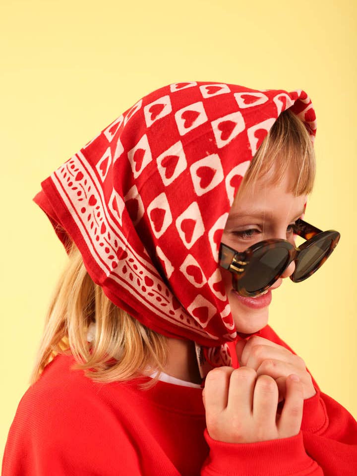 Foulard Bébé Enfant Coeur Rubis 50 cm pour la vente par Maison Augustin