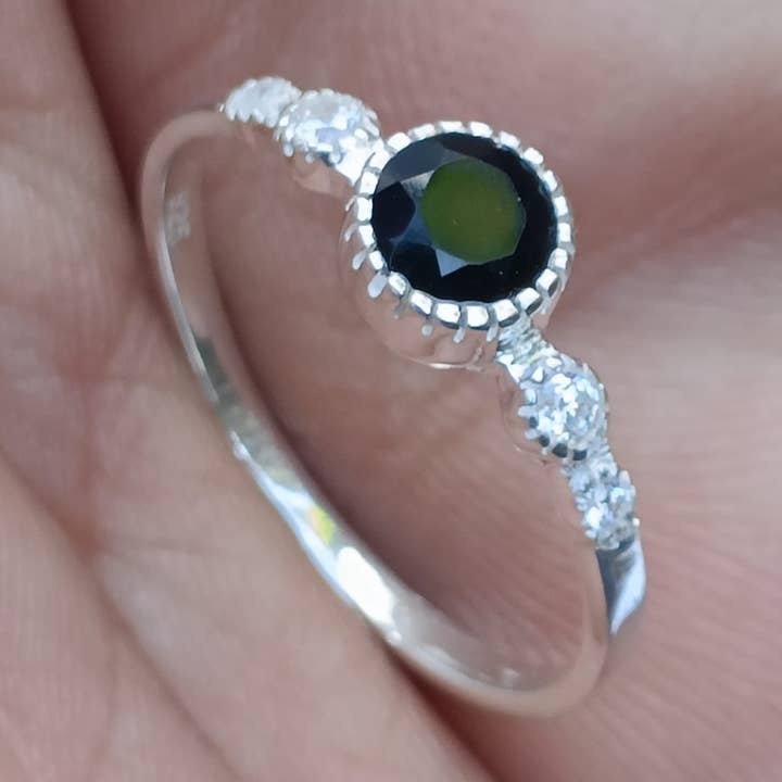 Anillo hecho a mano de ónix negro AAA con plata de ley 925 con circonita cúbica para venta al por mayor de SILVER CAVE
