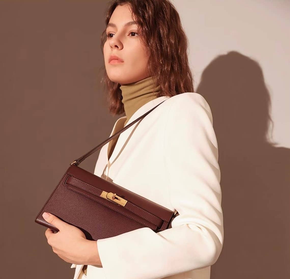 Sook Stainable - Vendita all'ingrosso Tracolla - Donna - Borsa a tracolla a busta in vera pelle con chiusura metallica4