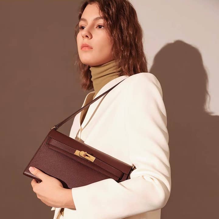 Sook Stainable – wholesale Axelremsväska – Dam – Äkta läder kuvert axelväska med metallförslutning8