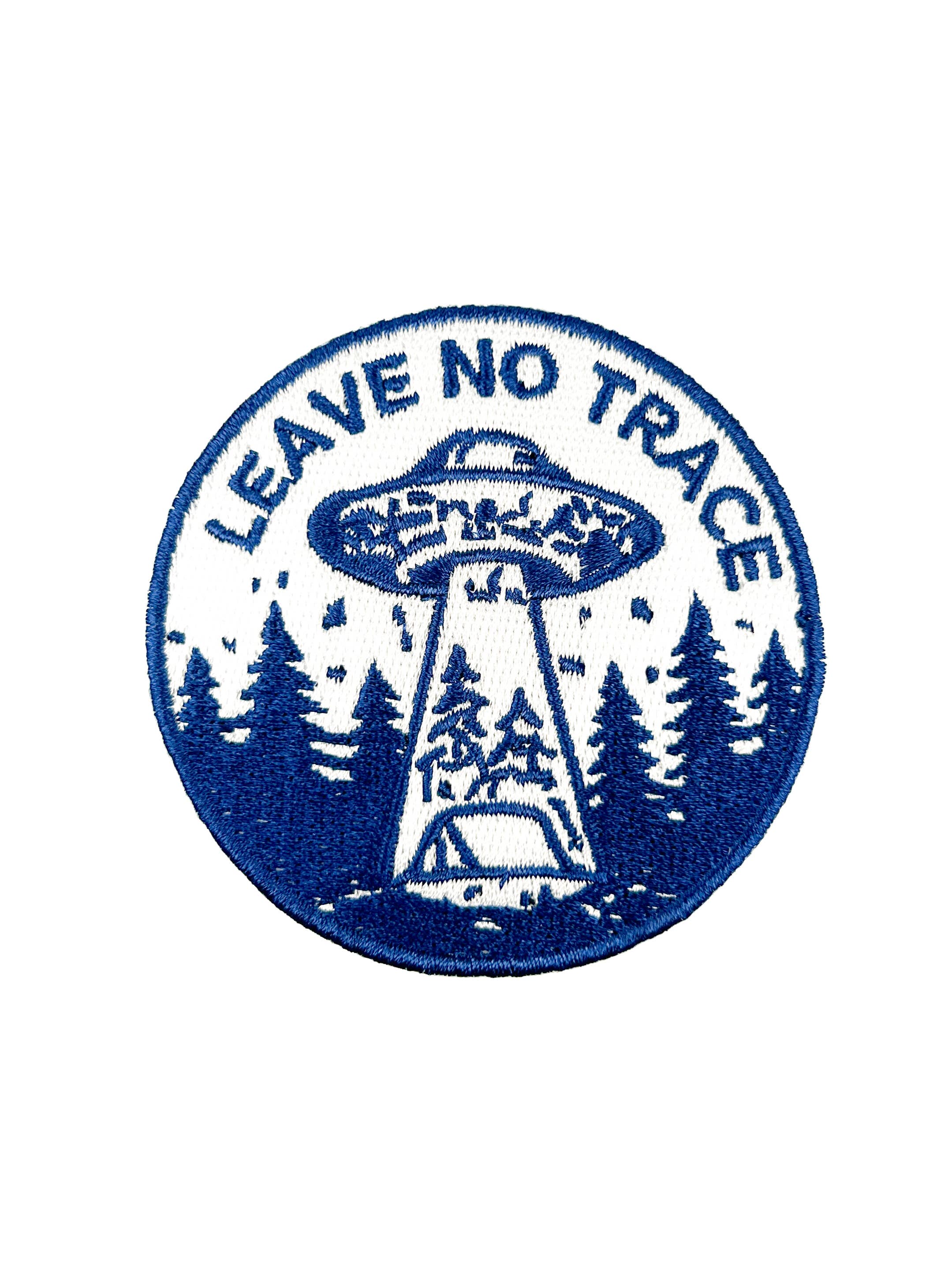 Field Trip Threads - Vendita all'ingrosso Toppe - Toppa UFO ricamata «Leave No Trace» UFO da campeggio2