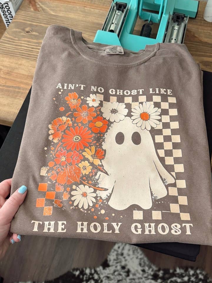 Ain't No Ghost pour la vente par The Rustic J Boutique