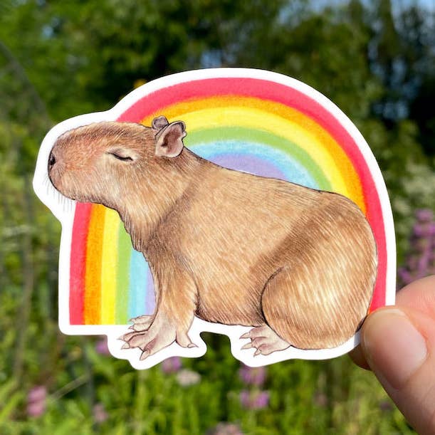 Rainbow Capybara Pride weerbestendige vinylsticker voor wholesale door Allison Stoiser Art