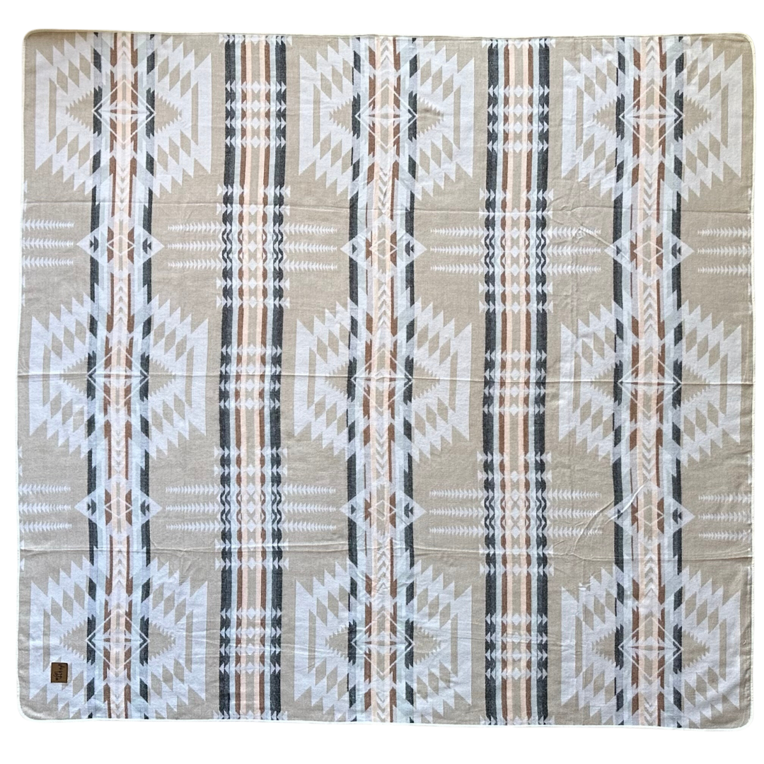 Wylde Brigade - Wholesale Throw Blanket - Puyo Aztec Reversible Blanket9
