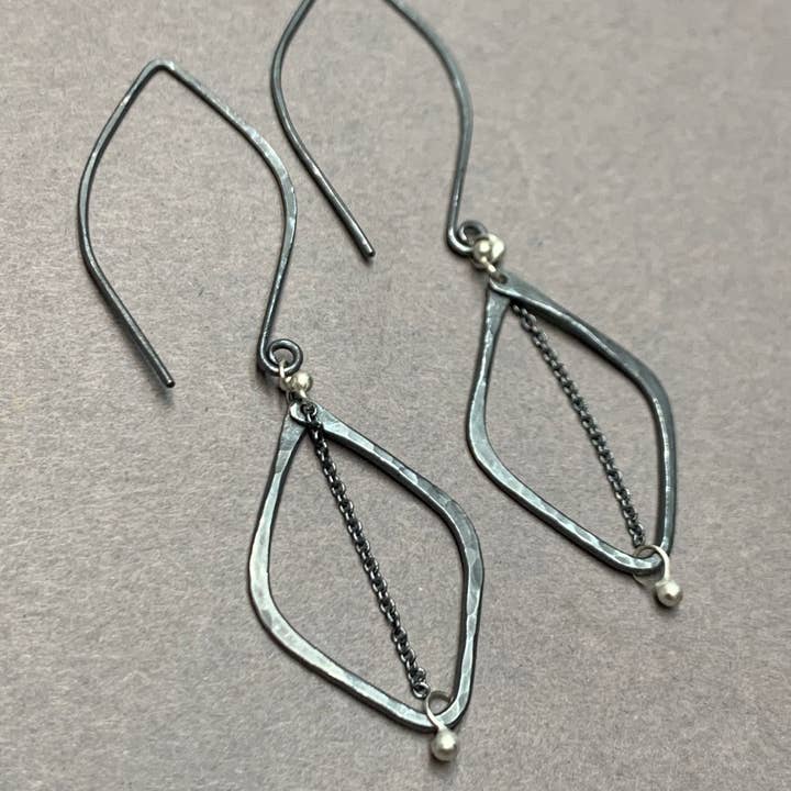 YedOmi Jewelry - Wholesale Dangle Earrings - Hooked Leaf Tassel Earrings5