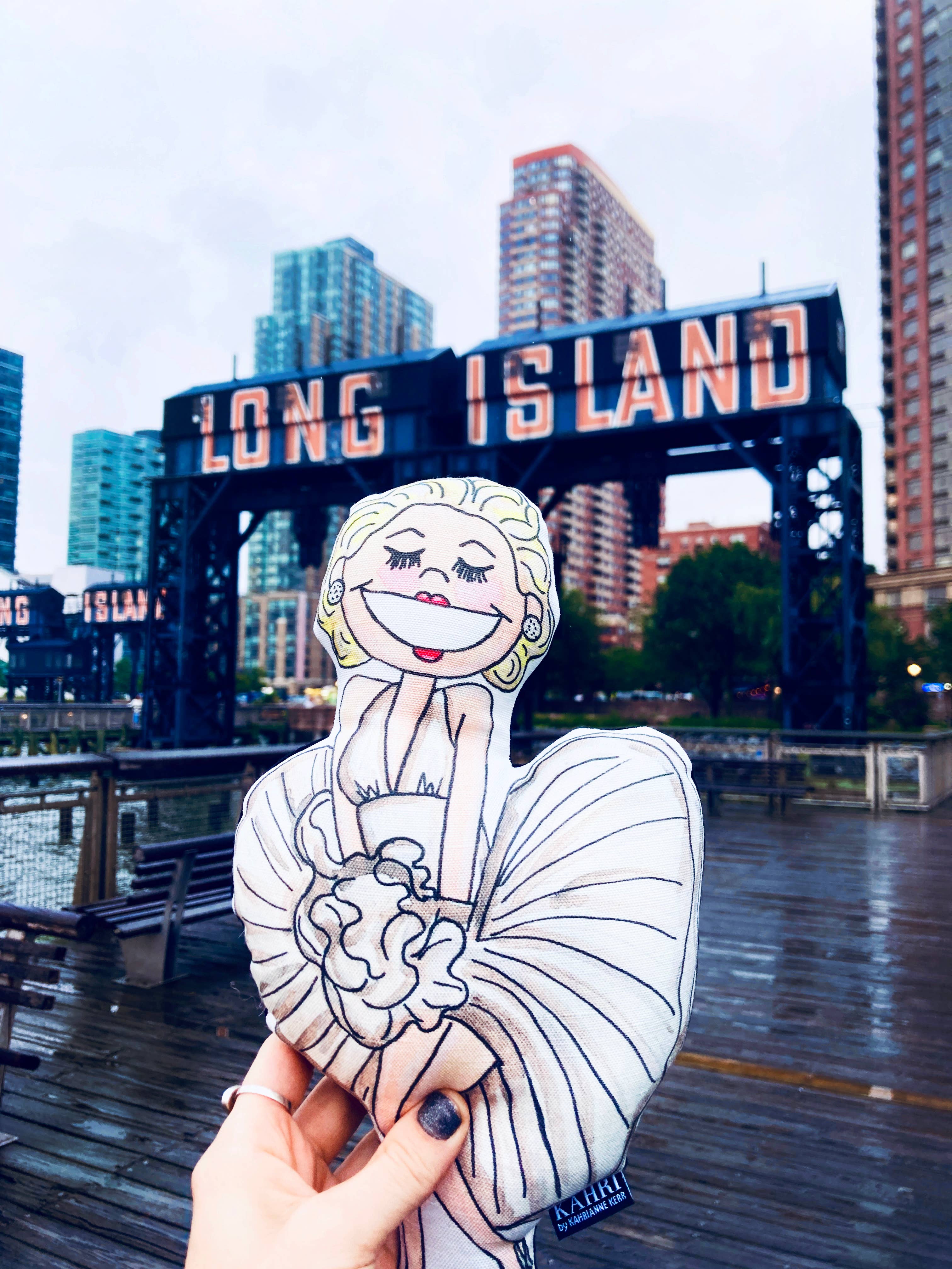 KAHRI - Wholesale Decorative Tabletop Object - Little Marilyn Doll3