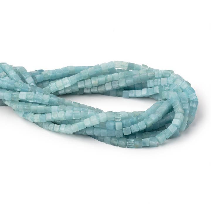 4-4,5 mm akvamarin almindelige terningperler 14 tommer 76 stykker for engroshandel hos Beads of Cambay