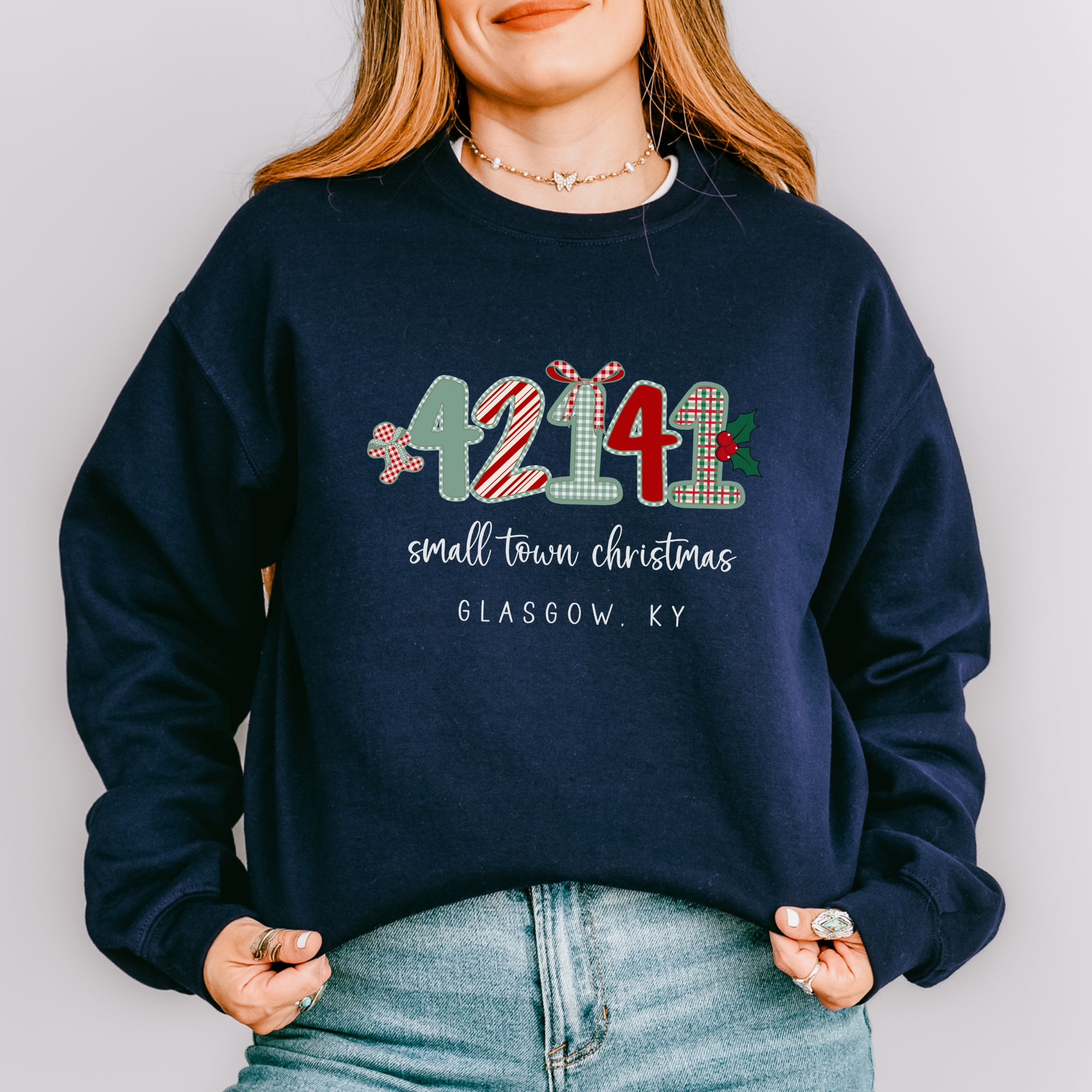 Scripted Pearl - Vente Sweat-shirt à imprimés – femme - Sweatshirt de Noël personnalisé avec graphique de petite ville.5