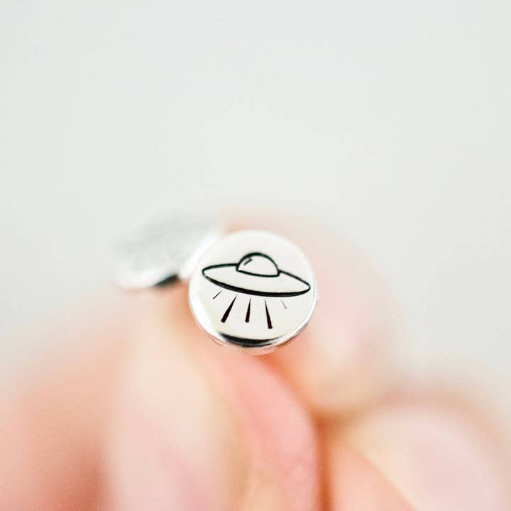 Orecchini UFO per la vendita all'ingrosso da parte di Tesoro Jewelry