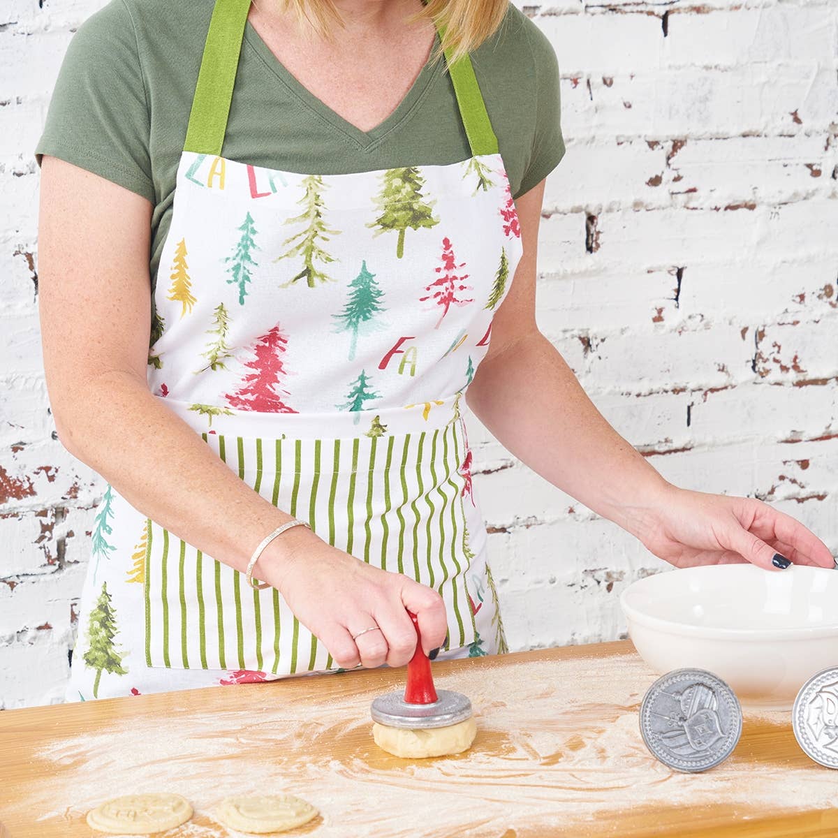 carol & frank - Wholesale Apron - Christmas Winter Wonderland Women's Apron1