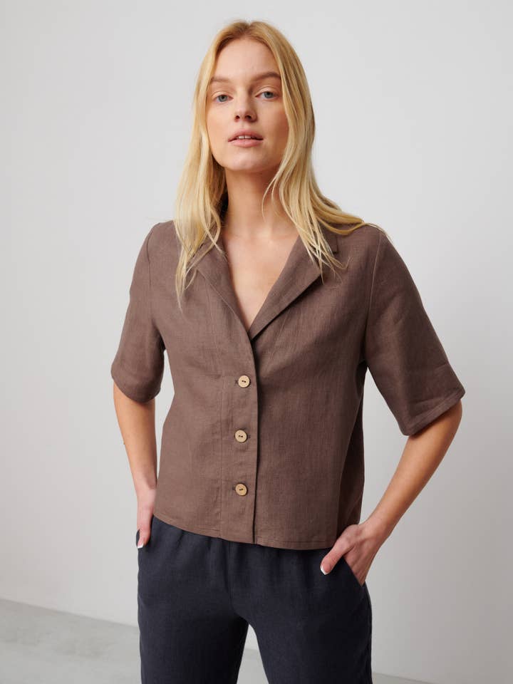 Chemise en lin à manches courtes Ray pour la vente par Love and Confuse