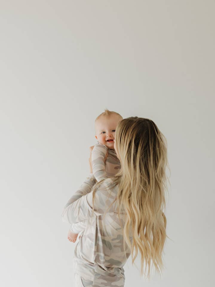 Forever French Baby - Wholesale Slaappak - Baby - Bamboe Rits Pyjama | Camouflage3