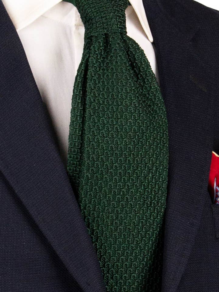 Krawatte aus Strick in Seide, Tannengrün, Ton-in-Ton-Muster TRI836 für den Großhandel von Graffeo Cravatte