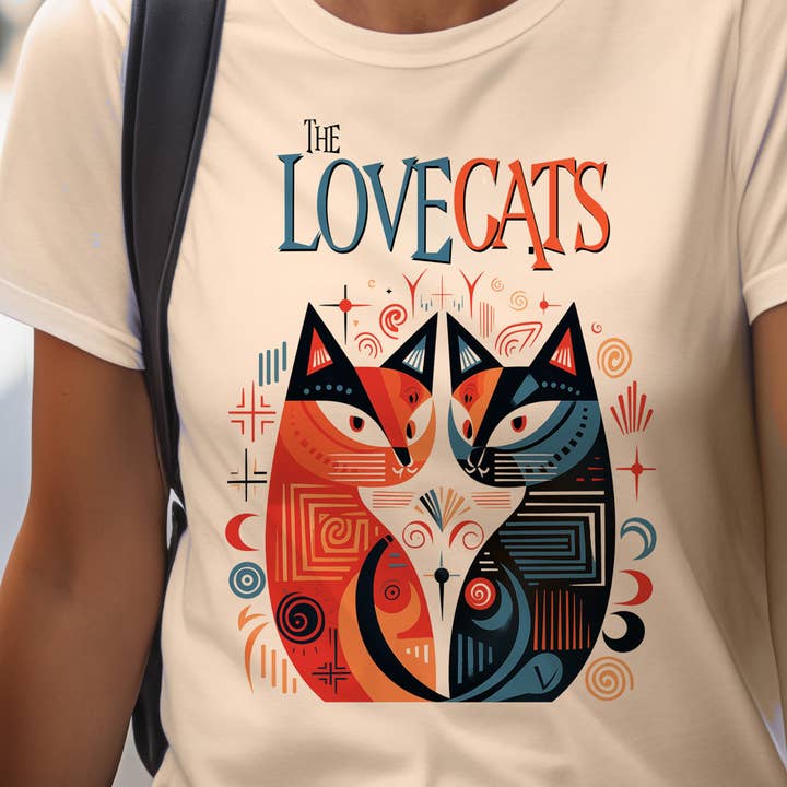 The Alley Clothing Co. - Venta al por mayor Camiseta serigrafiada - Mujer - "La canción 'The LoveCats' de The Cure inspira la moda"