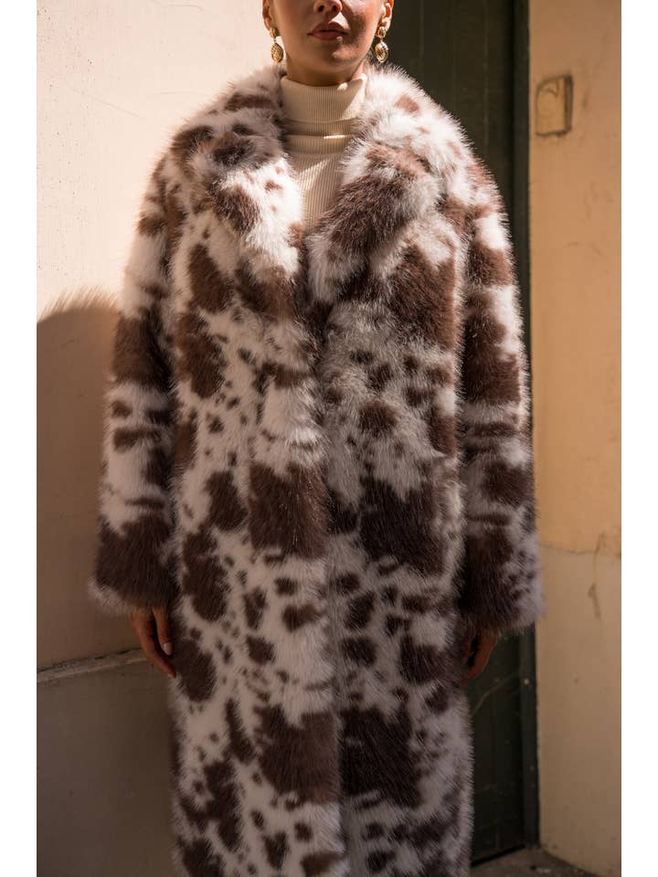 Attentif Paris - Wholesale Fur/Faux Fur Coat - Women's - Long coat in faux cow print fur3