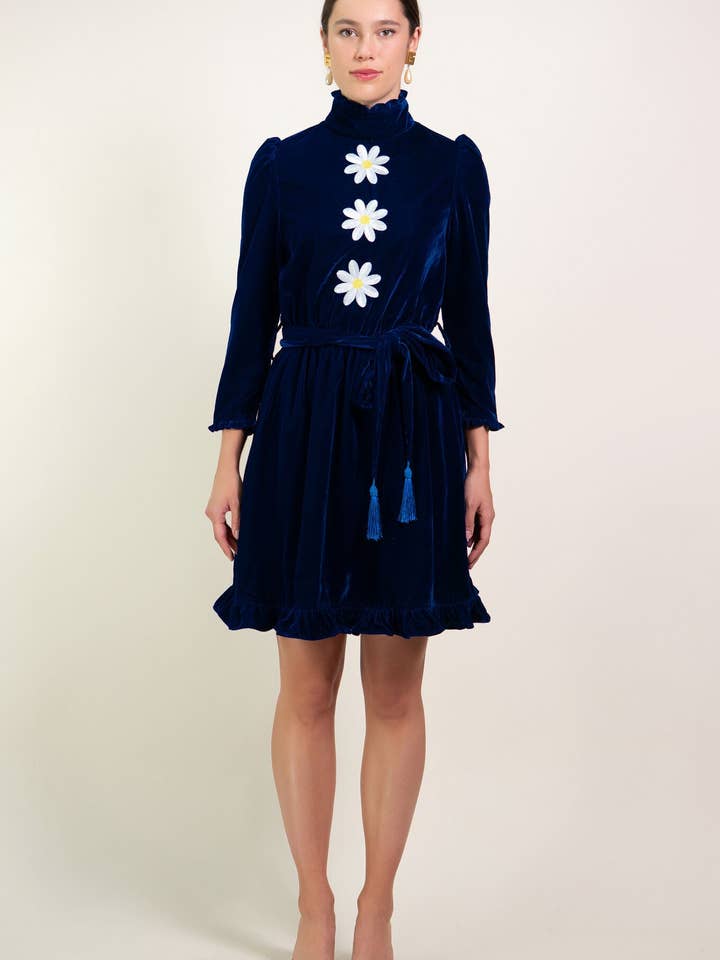 Abito Daisy in velluto per la vendita all'ingrosso da parte di Kristinit