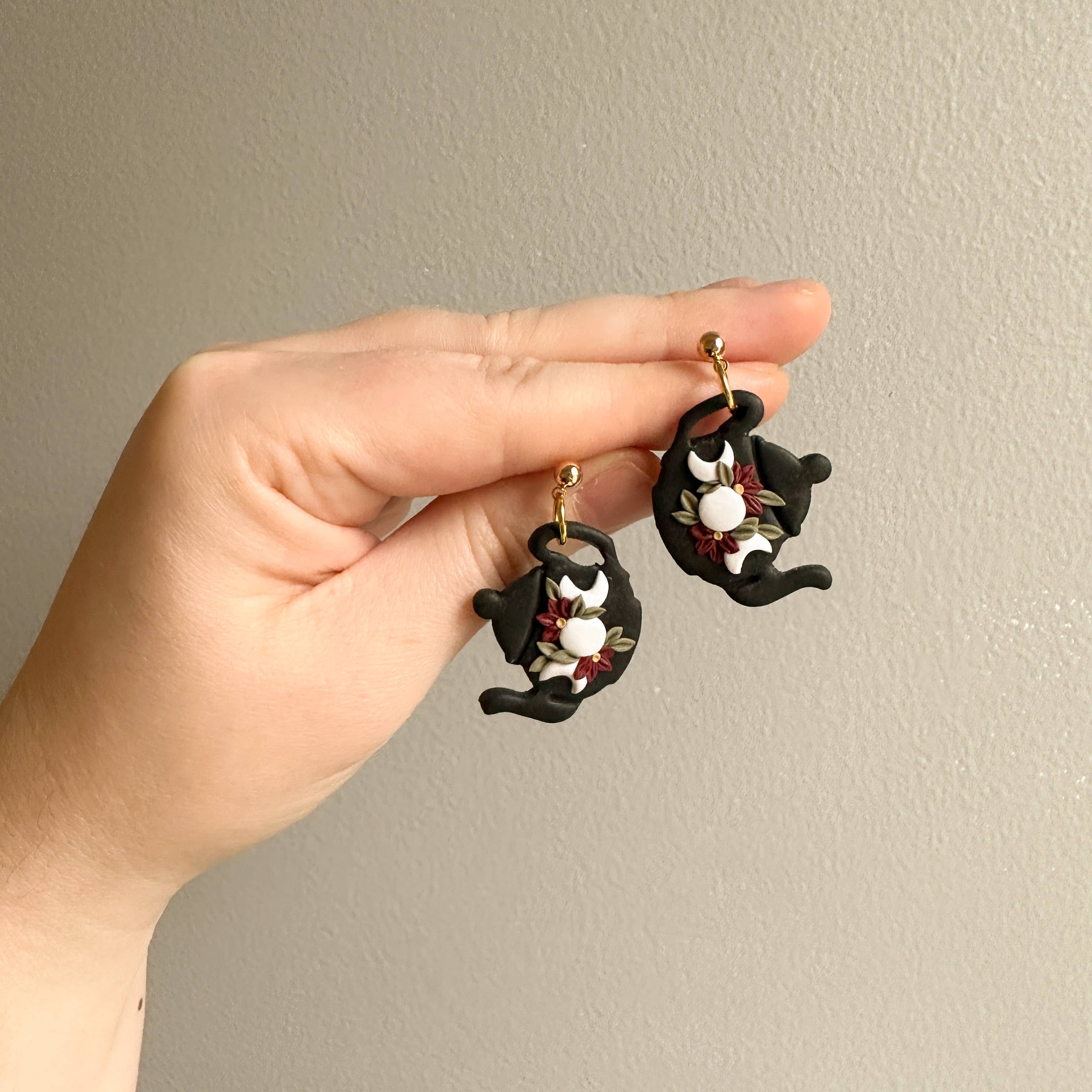 Amber Rae Studio – Großhandel Ohrhänger – Teapot Clay Ohrringe mit Blumenmuster | Teapot Ohrringe mit Blumenmuster2