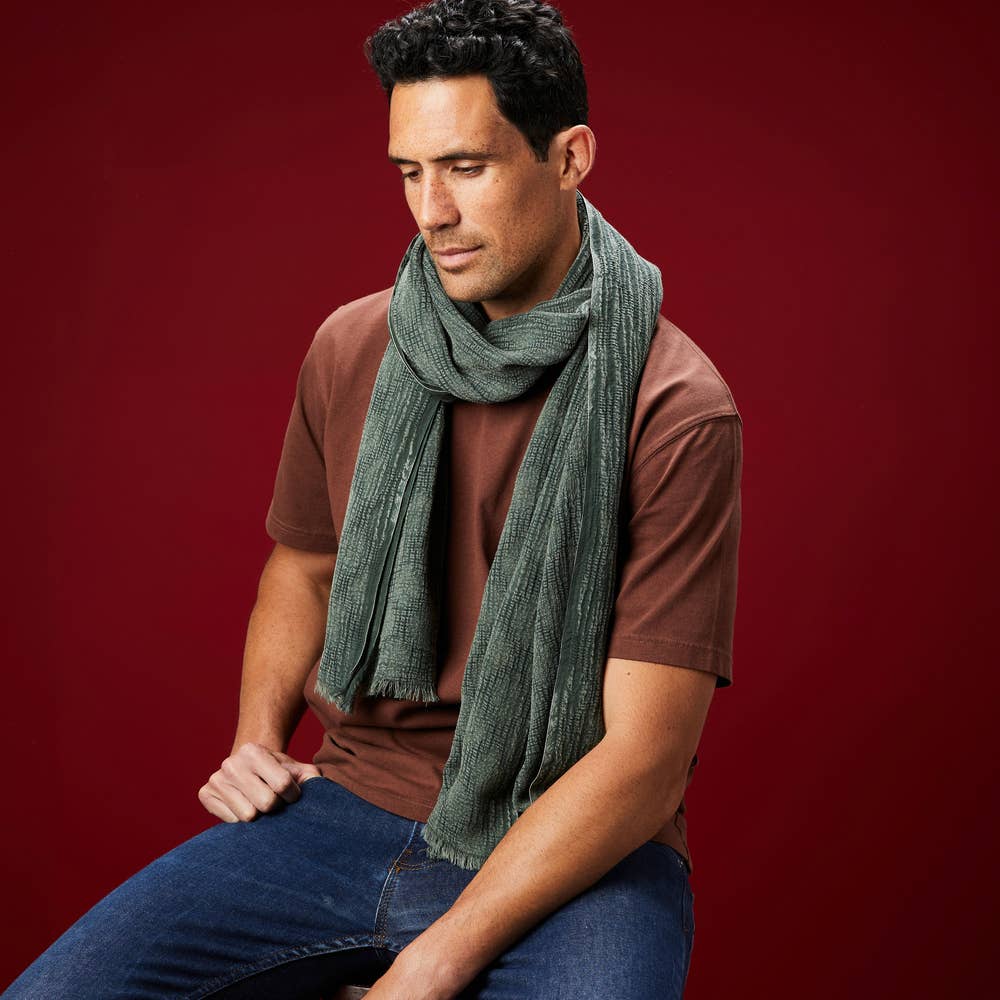 AV08 PARIS - Wholesale Scarf - Men's - Pack of 10 men's scarves - Green/orange/blue tones - Cotton & linen3