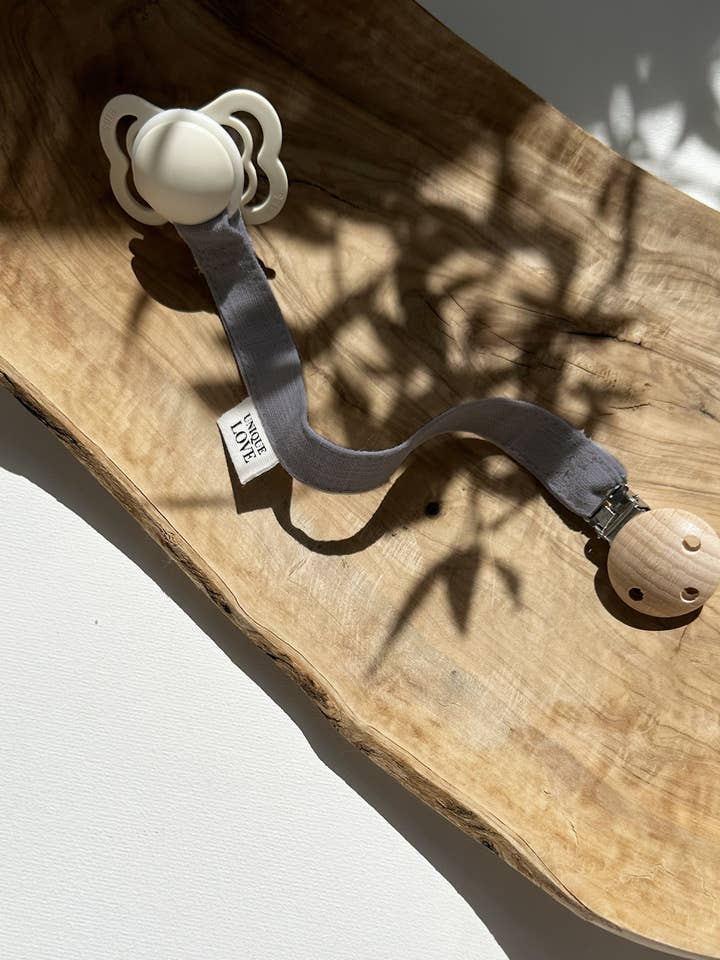 SUMMER EDITION Linen Pacifier Clip - Cozy Grey for wholesale by UNIQUE LOVE Design