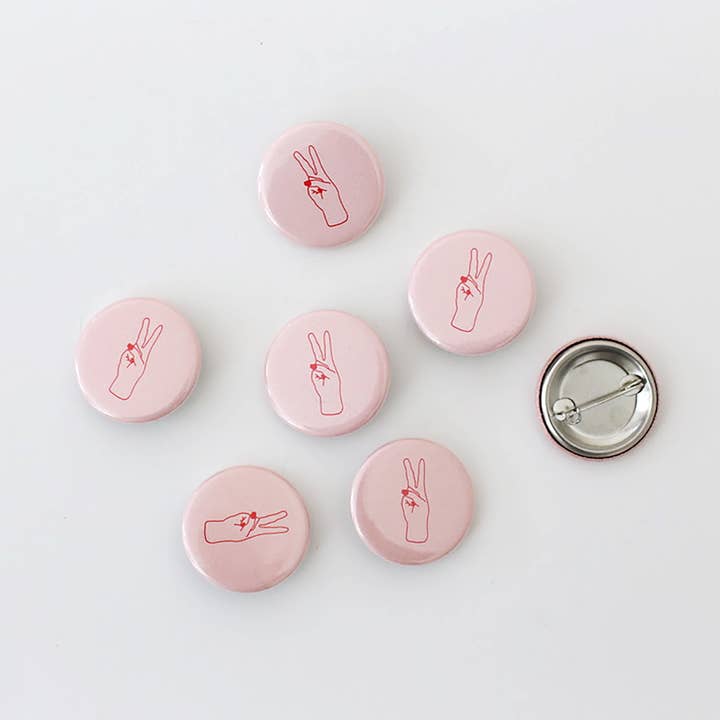 ENSEMBLE DE BOUTONS DE PAIX pour la vente par Handpicked Goods