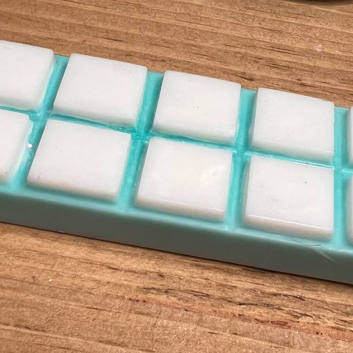 The Melting Room – wholesale Wax melt – 2x5 snap bar clamshells2