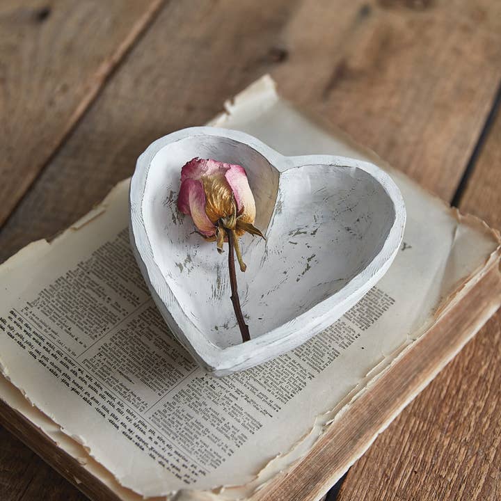 CTW Home Collection - Wholesale Decorative Tabletop Object - Whitewashed Heart Treen
