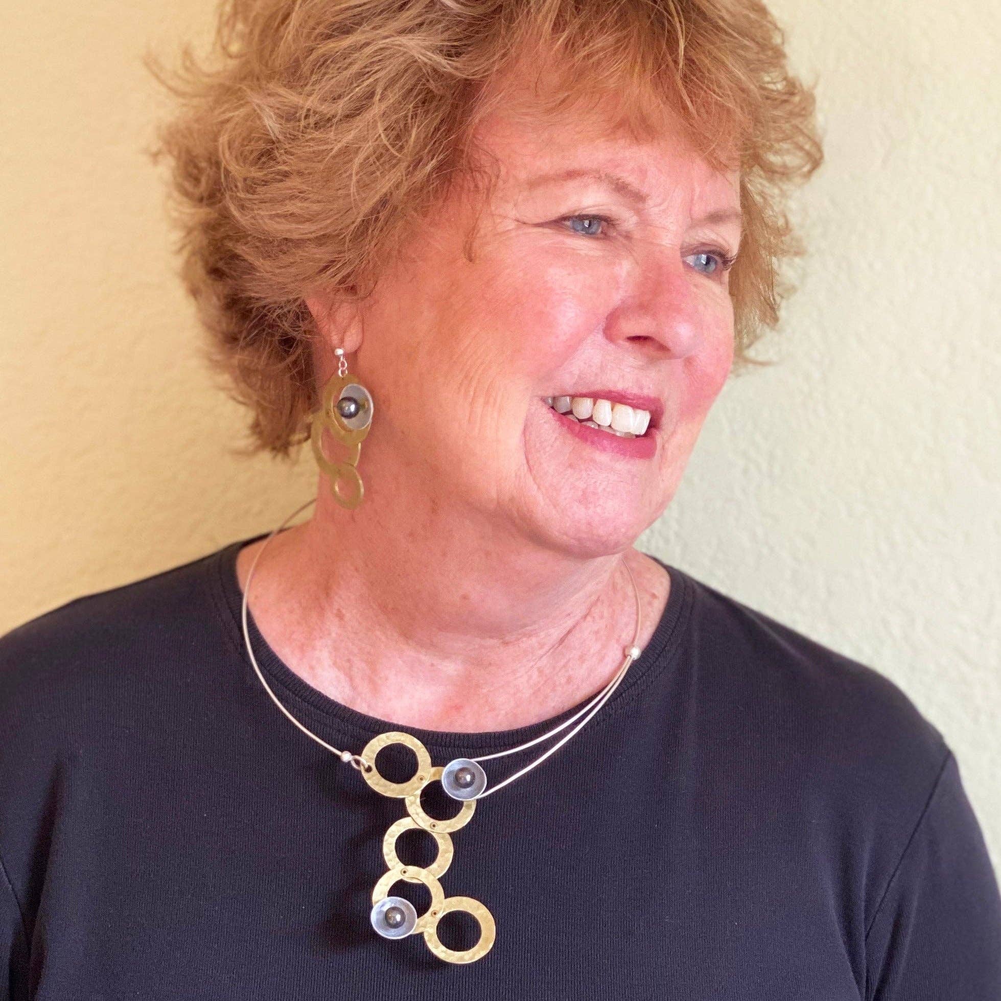 Chick Boss LLC - Wholesale Pendant/Charm Necklace - STREAM Small Cascading Mixed Metal Necklace from the SCULPTURAL Collection with Simulated Pearl or Jade option2