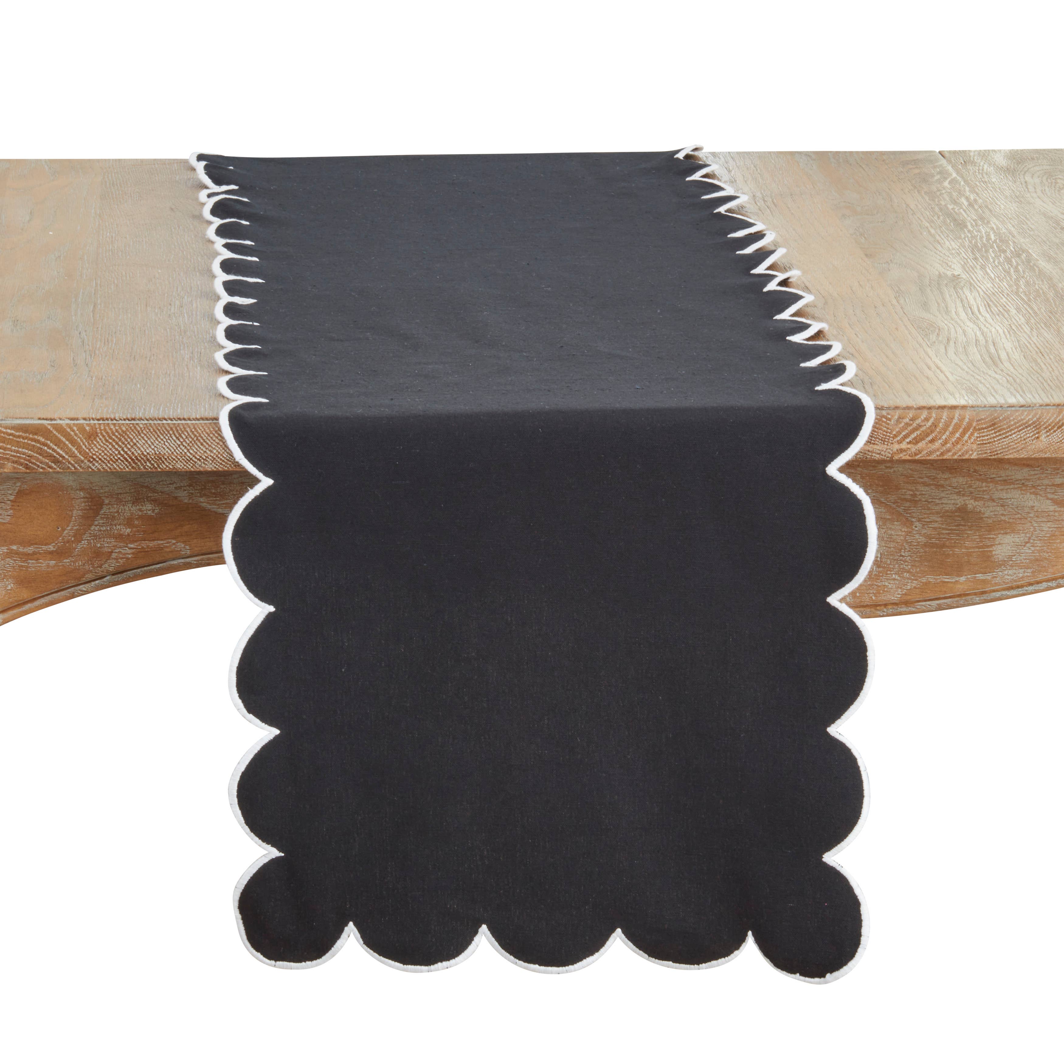 Saro Lifestyle - Wholesale Table Runner - Cotton Scalloped Table Runner1