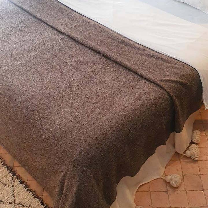 MARRAKECH METACRAFT LTD - Wholesale Throw Blanket - Moroccan throw blanket brown with white tassels- bedspread-1