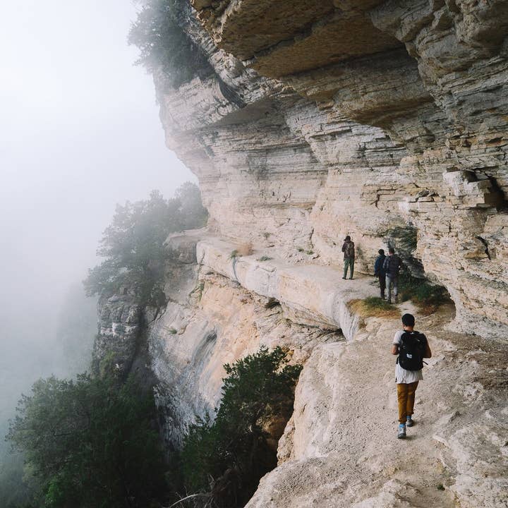 gestalten - Wholesale Nature & Outdoors Book - Wanderlust - Unterwegs auf legendären Wegen5