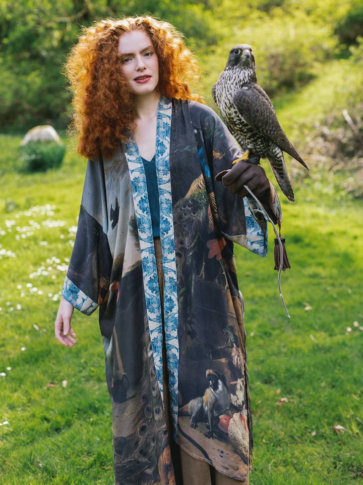 Market of Stars (USA) – Großhandel Kimono – Damen – Wild Beauty Opern-Duster Kimono mit Pfauenmotiv0